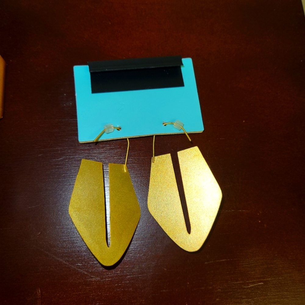 Woman's earrings